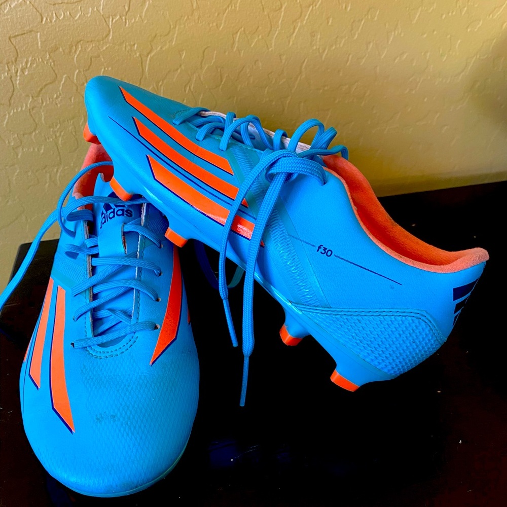 Soccer cleats